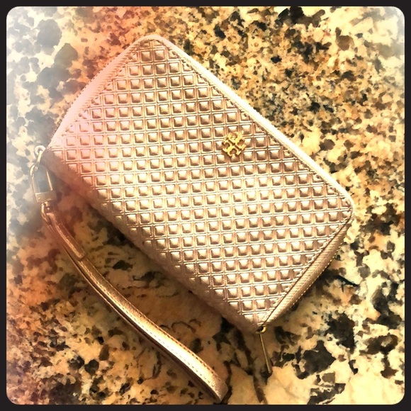 Tory Burch Handbags - Tory Burch wallet Tory Burch Handbags - Tory Burch wallet